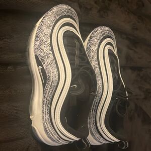 Nike Airmax black and white snake print
